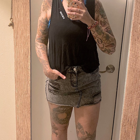 DOLLS KILL โข CURRENT MOOD (NWOT) โข Grey Acid-Washed Denim Mini Skirt โข Medium - Picture 12 of 15